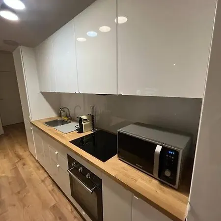 Apartment Charment 15 *